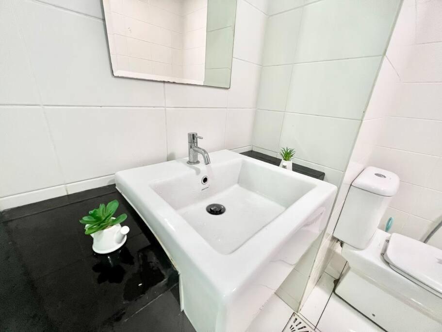 F 1-5 Pax 3Bed Cozy Home Studio Trefoil Setia Alam Wifi & Tv Шах-Алам Экстерьер фото